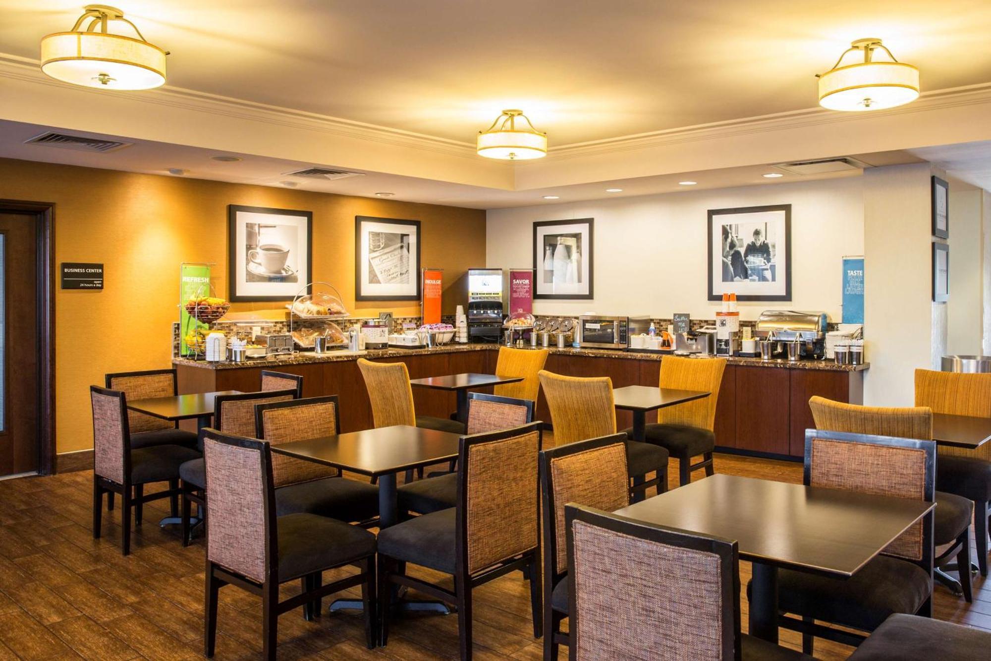 Hampton Inn Philadelphia-Airport Экстерьер фото