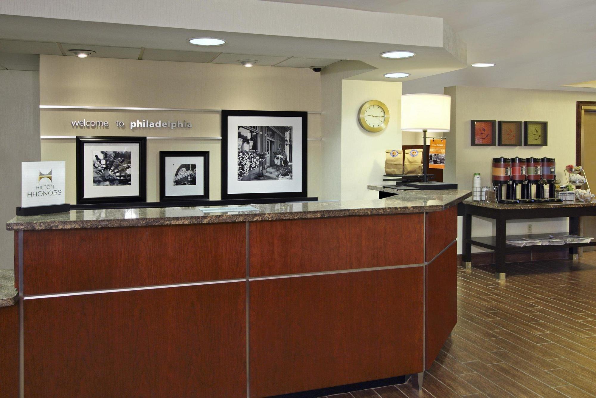 Hampton Inn Philadelphia-Airport Экстерьер фото