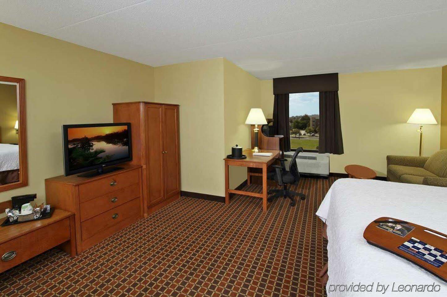 Hampton Inn Philadelphia-Airport Экстерьер фото